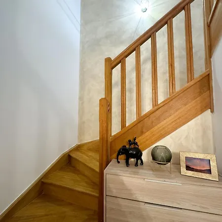 T3 Duplex With Garden Apartment *