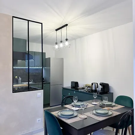 T3 Duplex With Garden