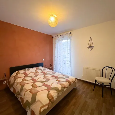 T3 Duplex With Garden Apartment *